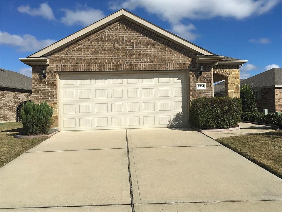 1st image of 3214 Dandelion Dr