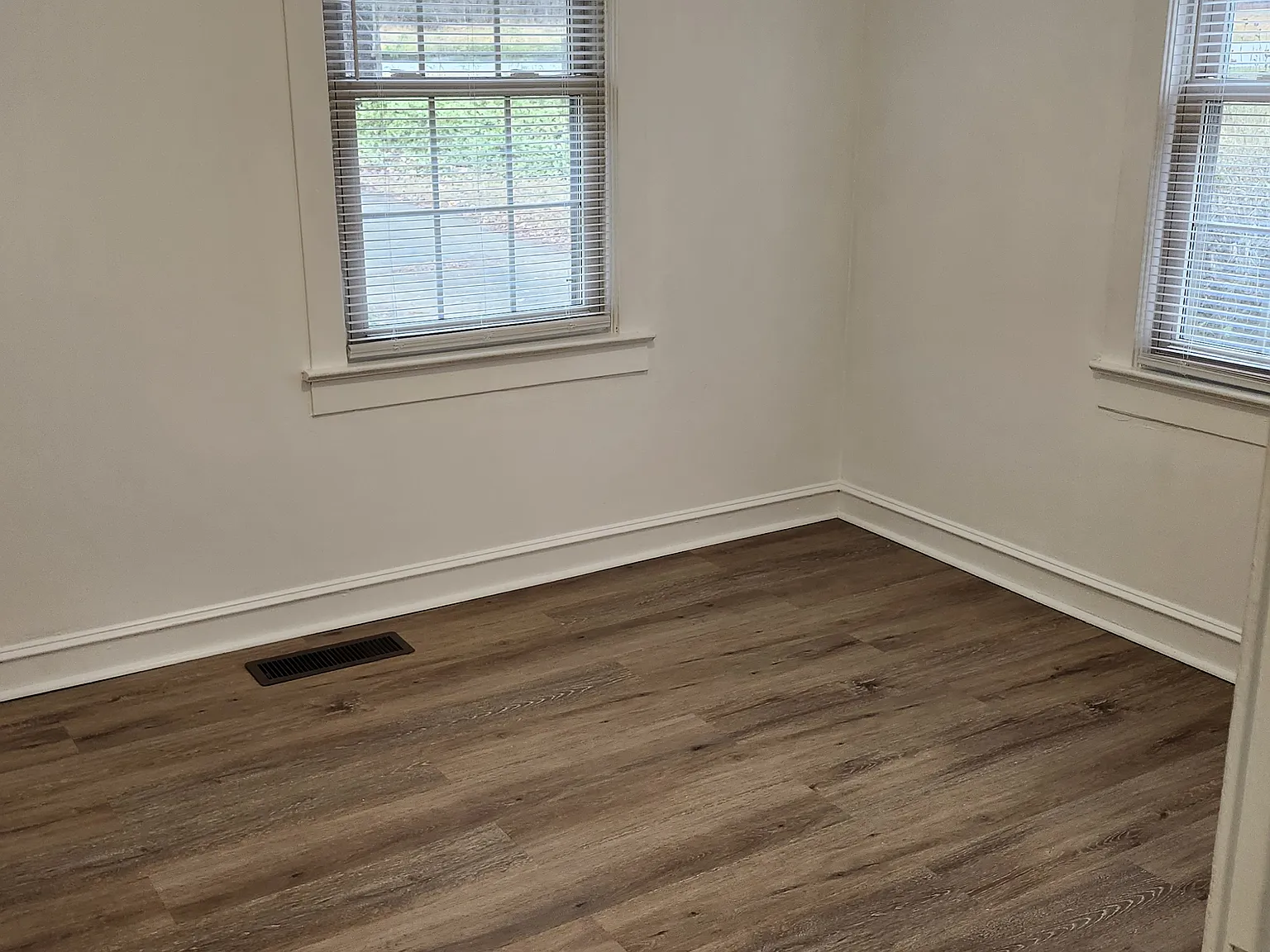 3 bed, 948 sqft, $1,550 — Photo 4