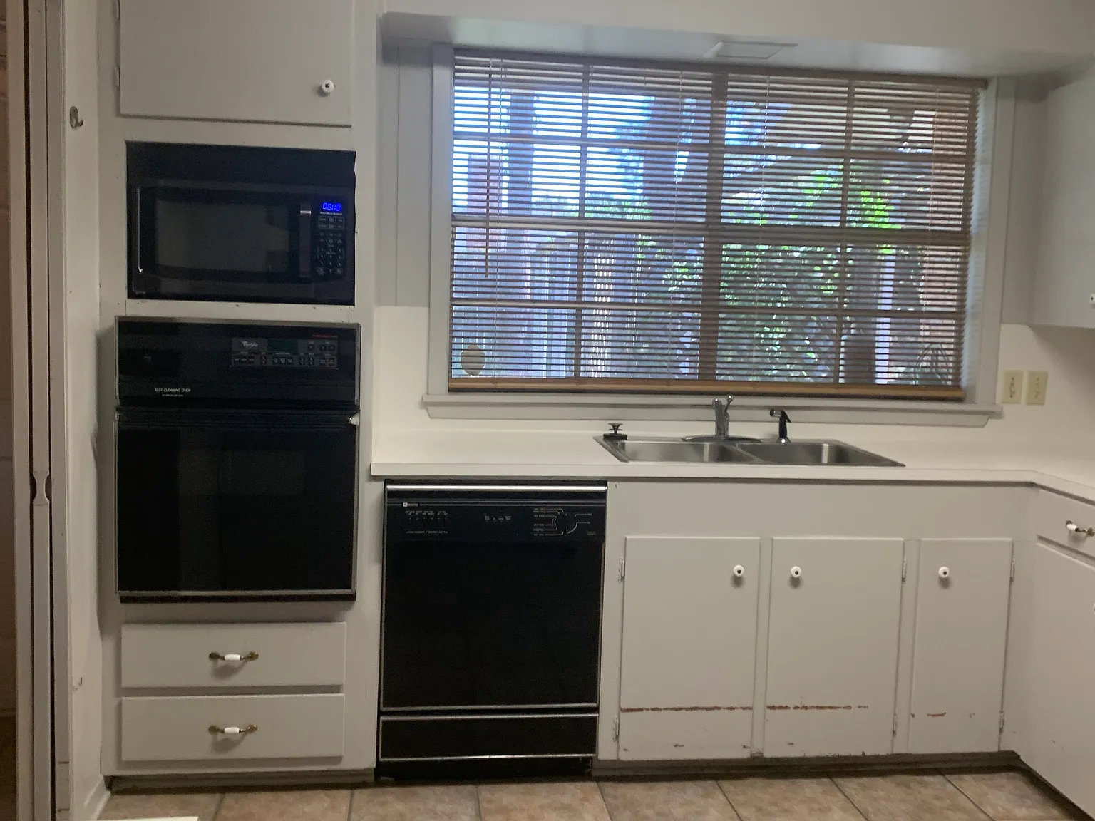 4 bed, 2100 sqft, $2,000 — Photo 4