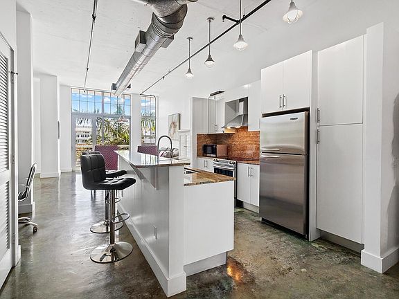 4th image of 180 NE 4th Ave APT 308