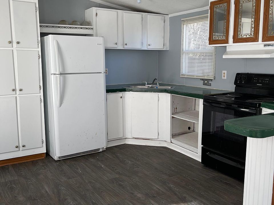 2nd image of 3110 Victory Dr #1800