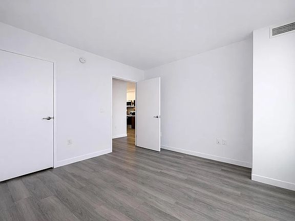 5th image of 1524 Sheepshead Bay Rd #H14