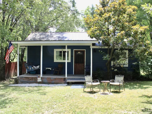 528 3rd St, Tracy City, TN 37387