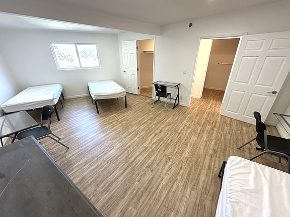 10944 Strathmore Drive, Westwood, CA 90024 - Triple Bedroom