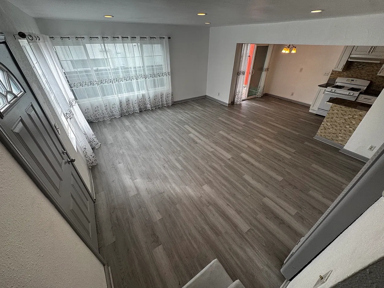 2 bed, 1025 sqft, $2,750 — Photo 1