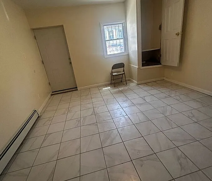 149 Waverly St — Photo 2