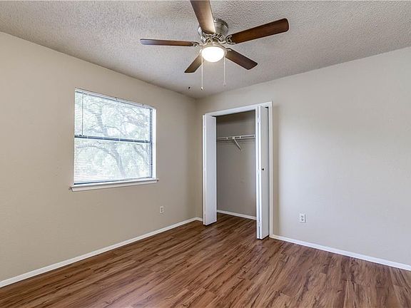 5th image of 2809 Jadewood Ct APT B