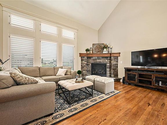 5th image of 709 Admiral Byrd Ct