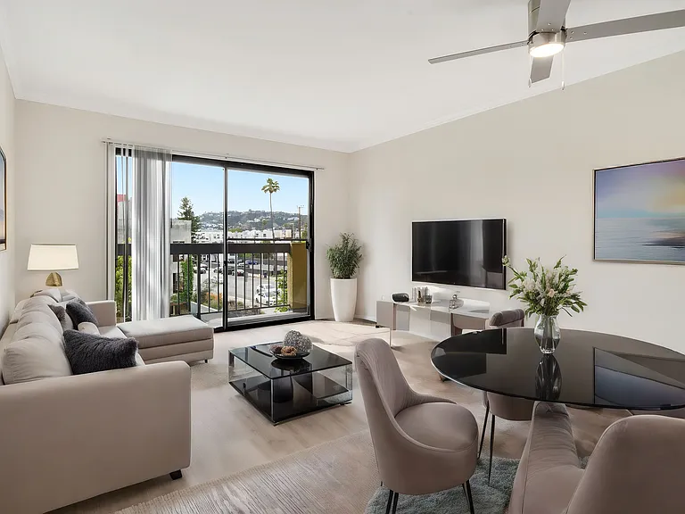 RENOVATED 1 BED 1 BATH - UNIT #309 TOP FLOOR