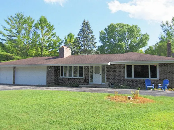 S86W30467 Stonegate DRIVE, Mukwonago, WI 53149