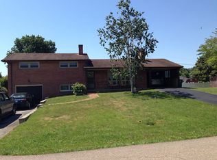1011 Wood Eden Dr, Kingsport, TN 37660