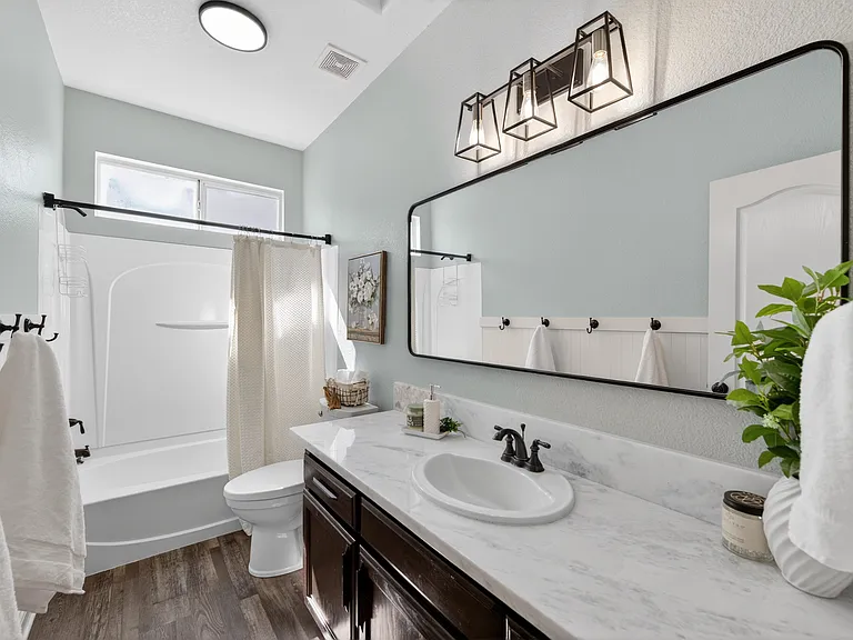 1736 N Holly Ave — Photo 26