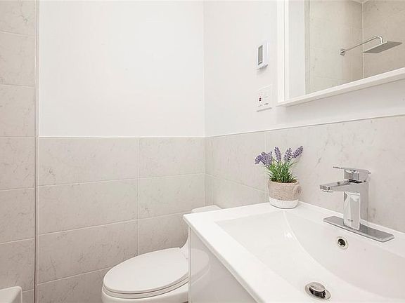 5th image of 3 Jardine Pl