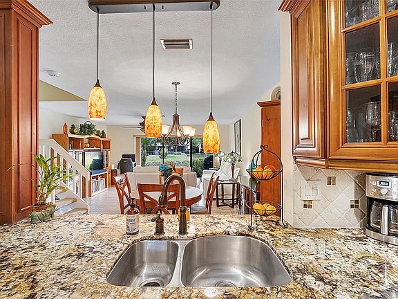 5th image of 4373 Carambola Circle