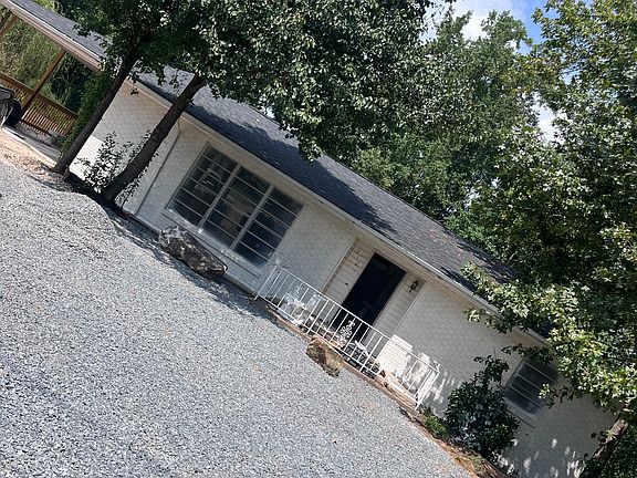 2nd image of 312 Davis Park Rd #A