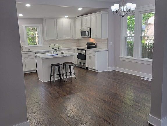 4th image of 376 W Atwood St