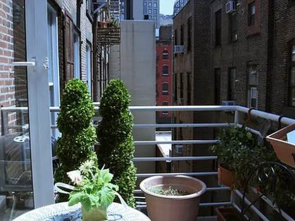 142 Duane Street 2B image 17 of 17