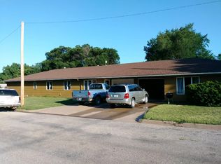 318 E Spring St, Anthony, KS 67003