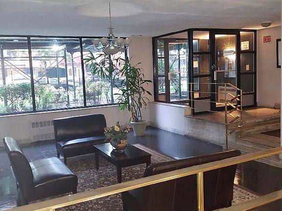 2nd image of 310 Lenox Rd APT 3B