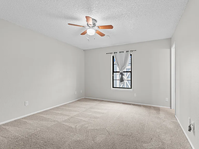 9616 Belmont Ave — Photo 14