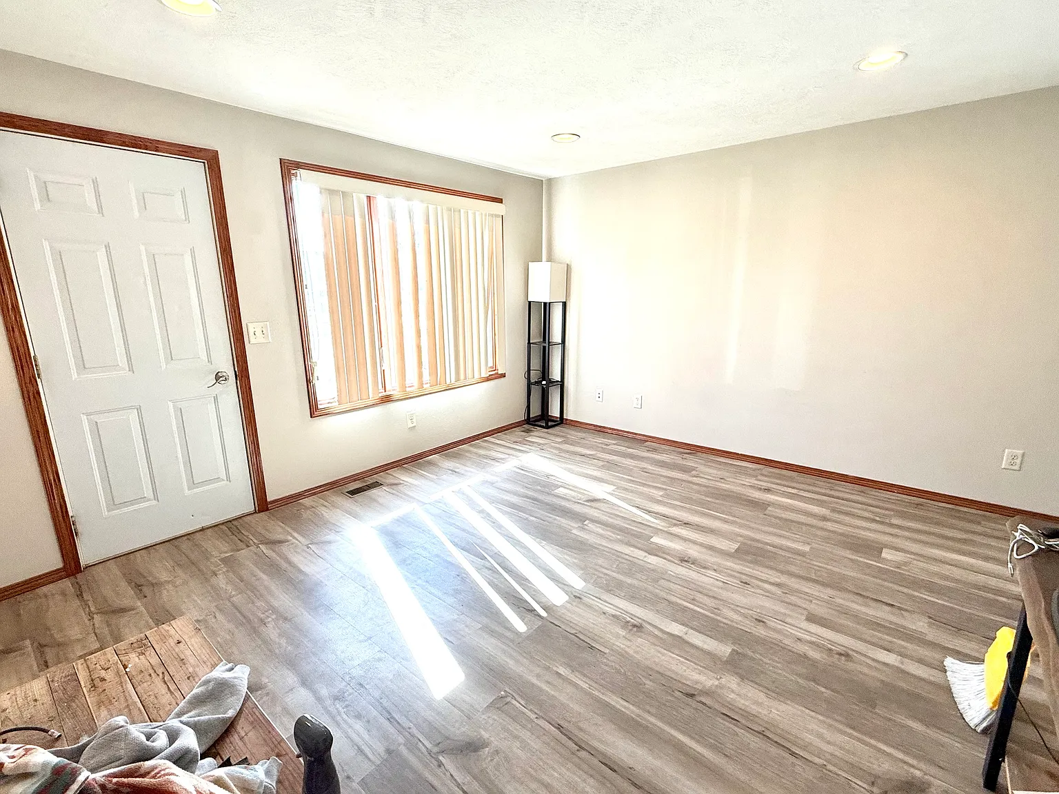 3 bed, 1.5 bath, 744 sqft, $1,400 — Photo 4