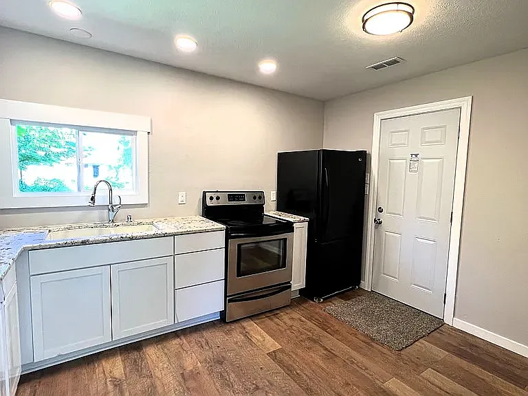 662 Steahlin Ave — Photo 5