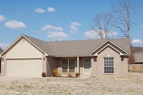 1st image of 2618 Red Oak Dr