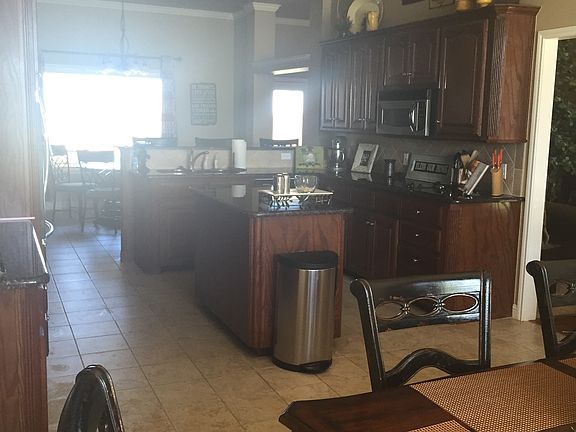 4th image of 2037 Yale Dr