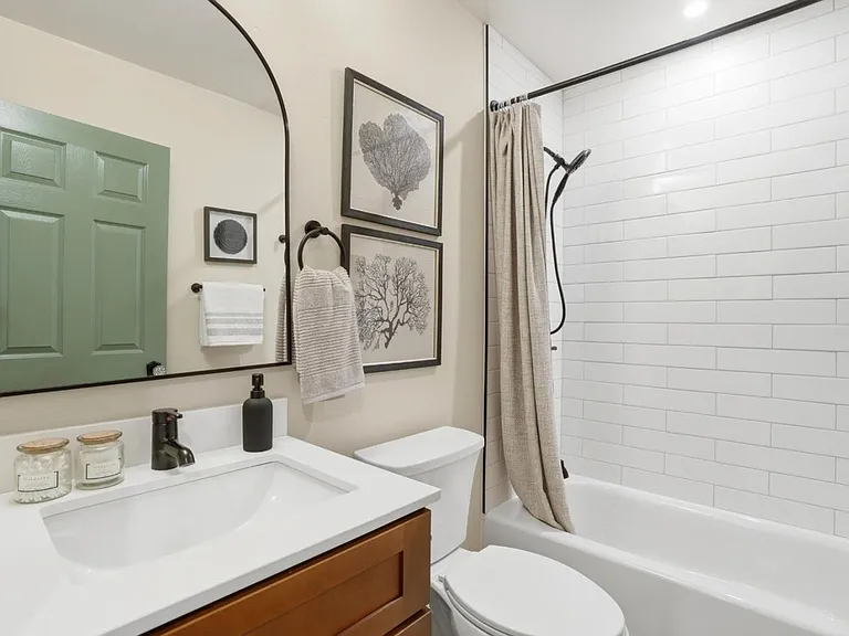 Stylish updated bathroom with modern finishes