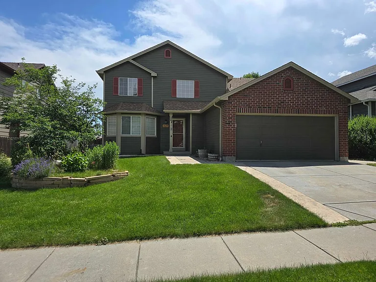 521 Kim Dr — Photo 2