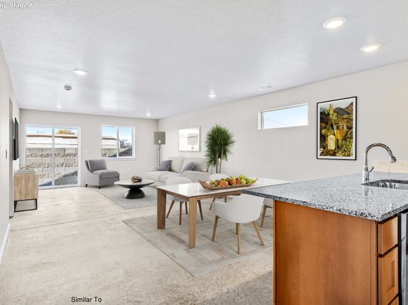 1087 NE Emerald Dr, Hermiston, OR 97838
