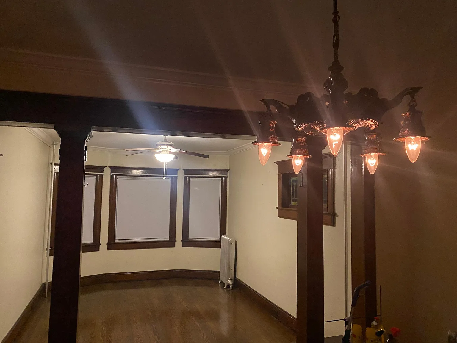 135 S Dewey Ave — Photo 4