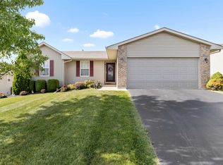 3034 Warwickshire Dr, Machesney Park, IL 61115