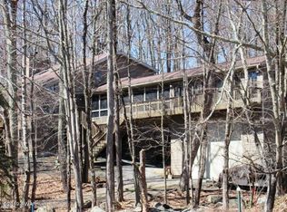 149 Fairway Dr, Hawley, PA 18428