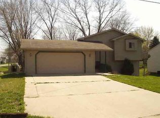 605 E Elm St, Durand, IL