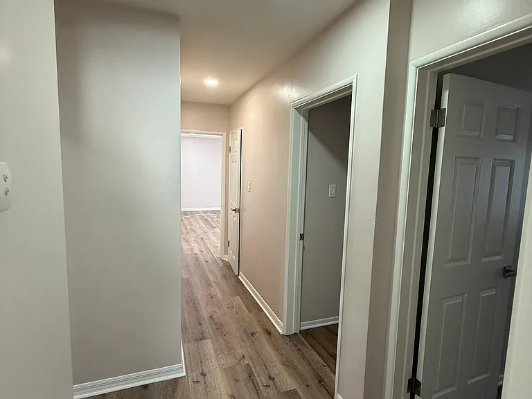 22861 Saticoy St — Photo 9