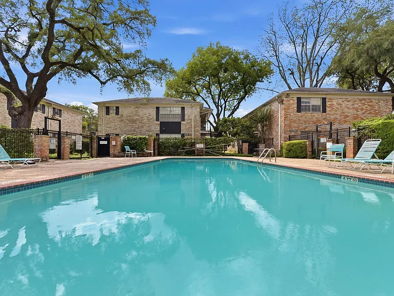 7900 Westheimer Rd #147 — Photo 32