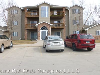 2824 Triple Crown Ln Unit 2, Iowa City, IA, 52240
