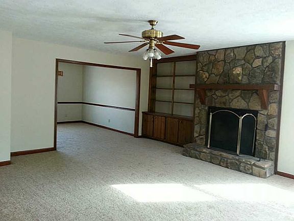 5th image of 218 Deerchase Dr