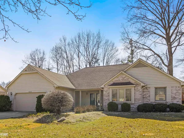 6649 Crabapple Dr, Troy, MI 48098