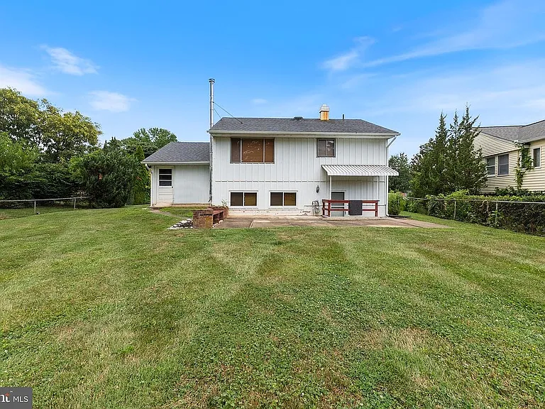 218 Belmont Dr SW — Photo 19