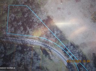 1 Phillips St, Clinton, NC 28328