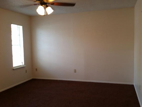 4th image of 2714 Rockwood St