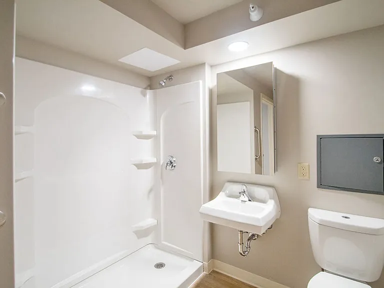 Skyline Apartments — Photo 7