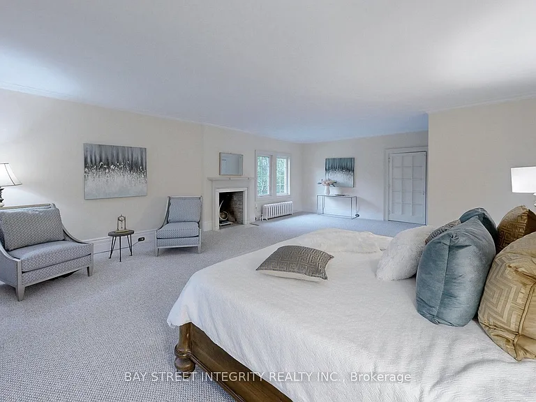 184 Heath St W — Photo 14