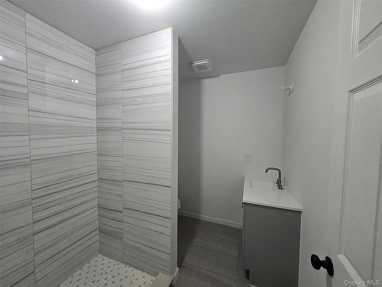 54 Madison Ave — Photo 21
