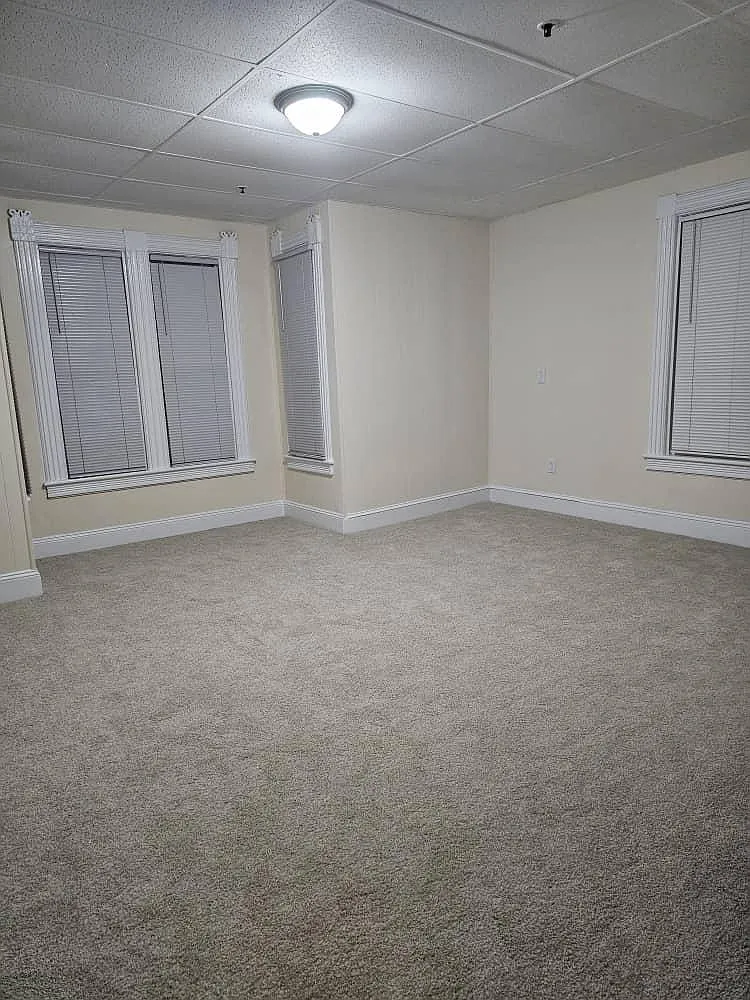 1 bed, 2200 sqft, $1,000 — Photo 4