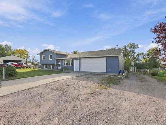 3rd image of 503 Cardinal Ct