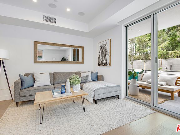5th image of 1155 N Fuller Ave #103