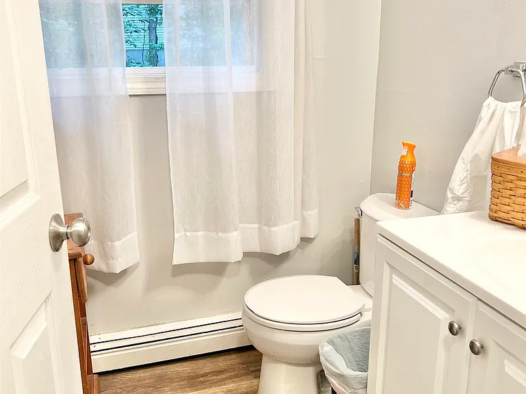 28 Woodlawn Ave #1 — Photo 9